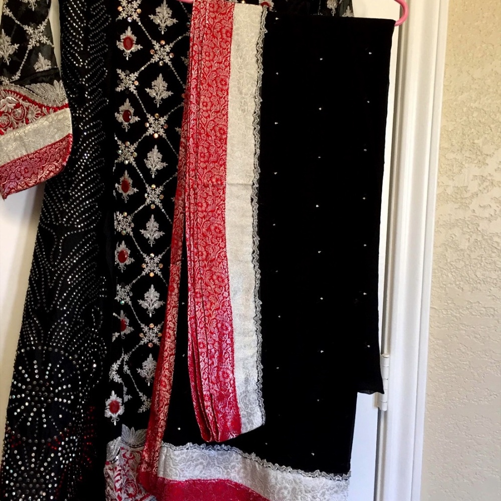 Black embroidered tunic, pants and dupatta